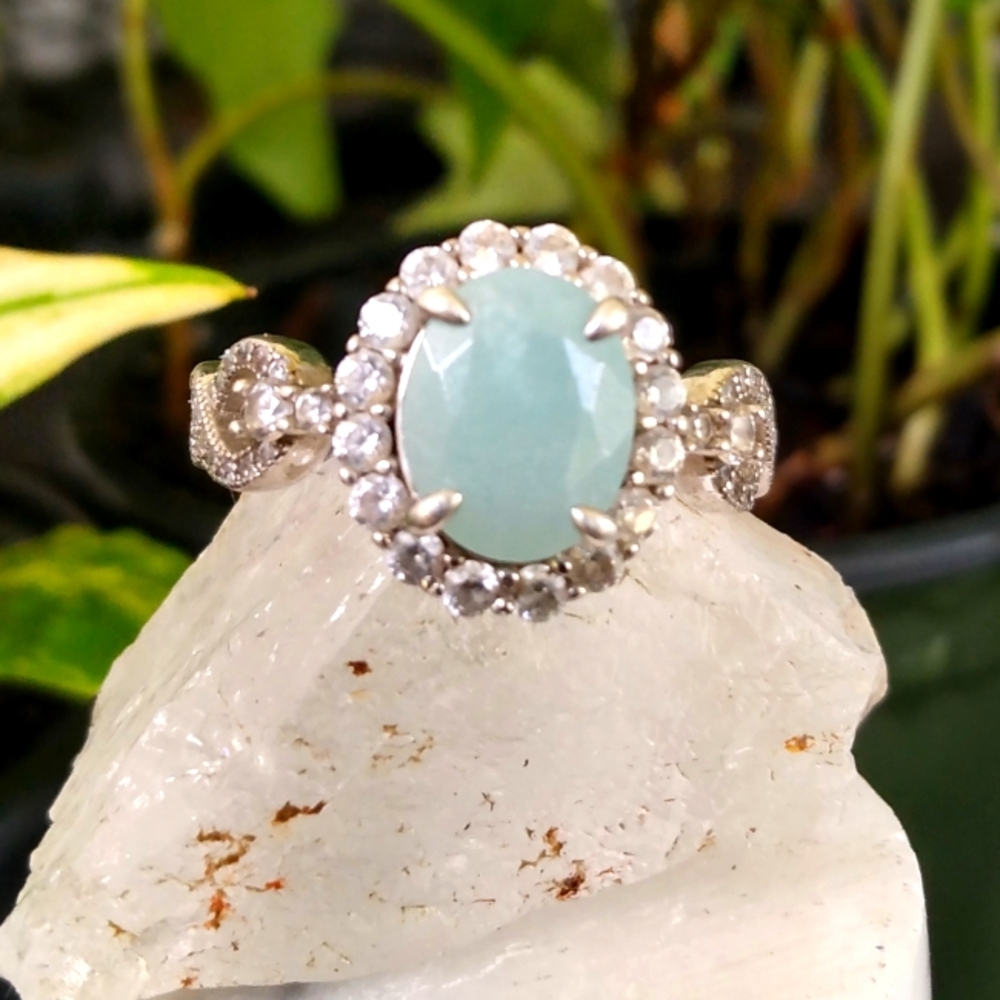 Beautiful Jade on solid sterling silver ring - Picture 2 of 3